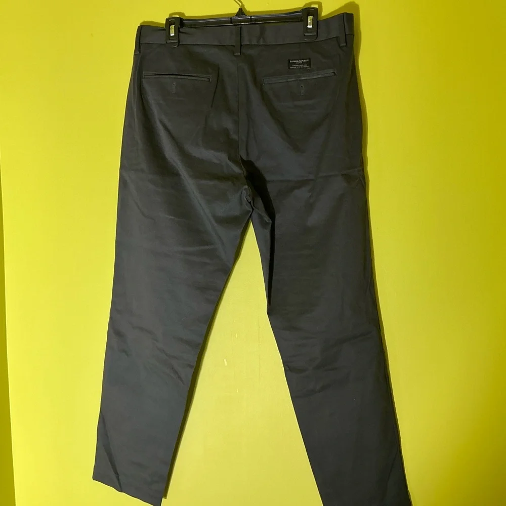 Banana Republic Tapered fit Chino Pants
